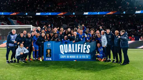 مبابي ومنتخب فرنسا بعد التأهل رسميا لكأس العالم