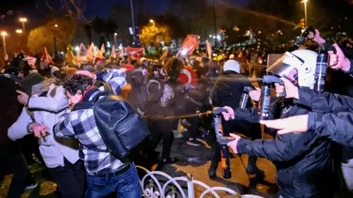 متحتجون واشتباكات في إسطنبول