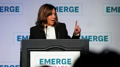 نائبة الرئيس الأمريكي السابقة كامالا هاريس تحضر حفلًا في سان فرانسيسكو