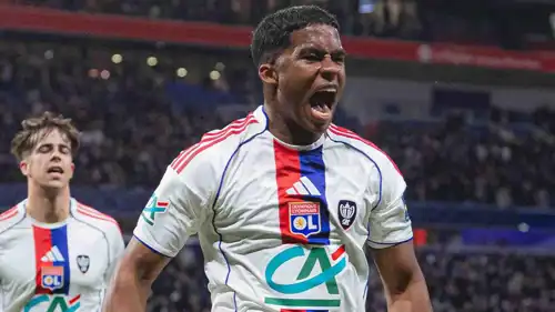 إندريك بقميص ليون