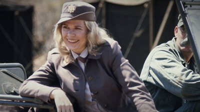 الممثلة الأمريكية لوريتا سويت 