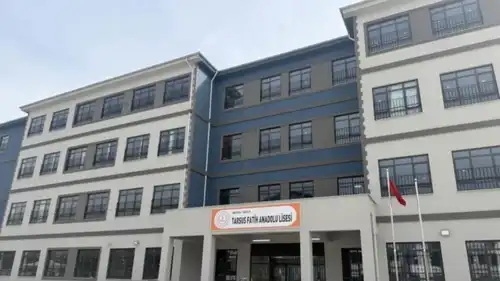 مدرسة مرسين، تركيا