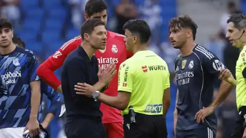 ألونسو يعترض على طرد هويسن