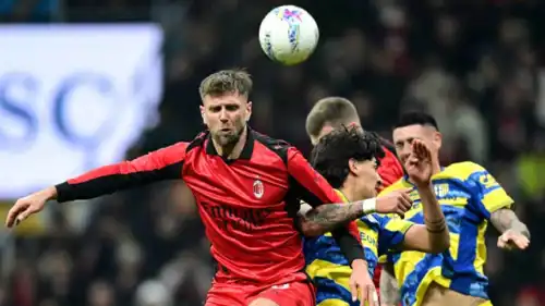 مباراة ميلان وبارما في الدوري الإيطالي