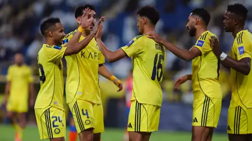فرحة لاعبي النصر السعودي في مباراة غوا