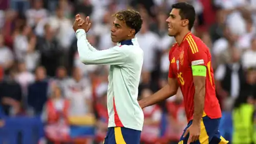 رودري مع لامين يامال