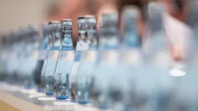 مياه معبأة في الزجاج