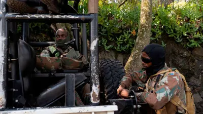 أفراد من قوات جنوب أفريقيا