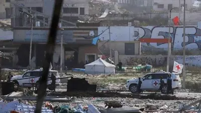 مركبات للصليب الأحمر في غزة