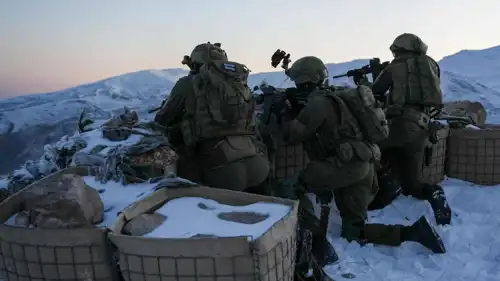 جنود إسرائيليون على الحدود الشمالية مع لبنان