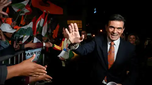 رودريغو باز يحيي أنصاره