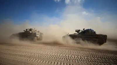 دبابات إسرائيلية قرب محور فيلادلفيا