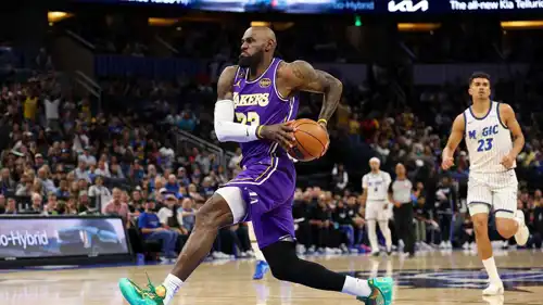 ليبرون جيمس