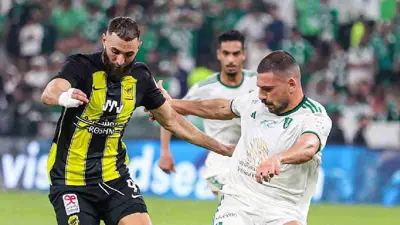 بنزيما في مواجهة سابقة ضد الأهلي