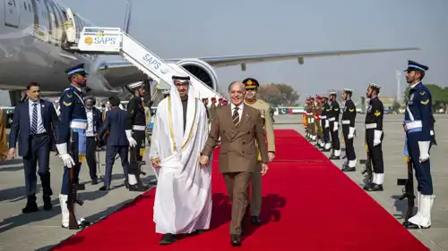 رئيس الإمارات ورئيس وزراء باكستان