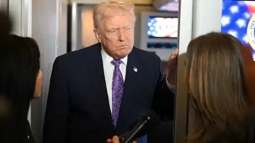 ترامب خلال الإجابة على الصحفيين