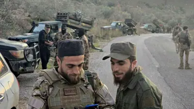 عناصر من الأمن السوري خلال الحملة