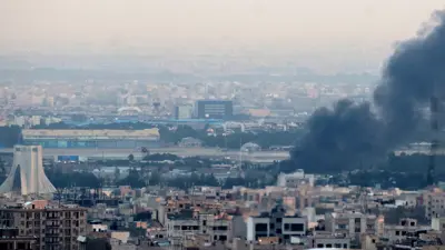 أعمدة دخان إثر قصف إسرائيلي على طهران