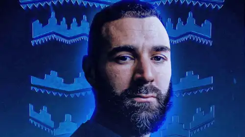 كريم بنزيما يرحل إلى الهلال 