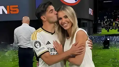 الممثلة الإسبانية لوز مينديز صديقة إبراهيم دياز