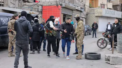 مسلحون تابعون للإدارة السورية الجديدة