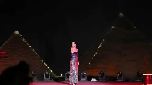 كاتي بيري في حفلها بمصر