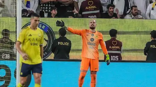 حارس الاتحاد رايكوفيتش مع رونالدو