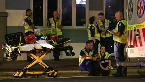 عمال الصحة في موقع إطلاق النار على شاطئ بوندي