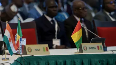 مقاعد فارغة خلال اجتماع إيكواس الأخير