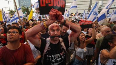 متظاهرون في تل أبيب يطالبون بالإفراج عن الرهائن
