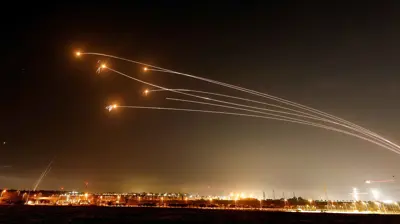 قصف ليلي على إسرائيل