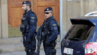 أفراد الشرطة الإيطالية