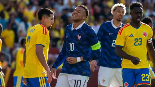 كيليان مبابي في مباراة فرنسا وكولومبيا 