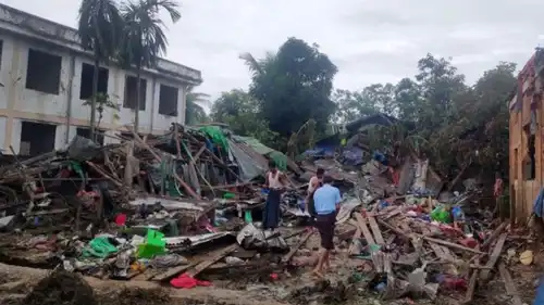 قصف جيش ميانمار لمدرستين