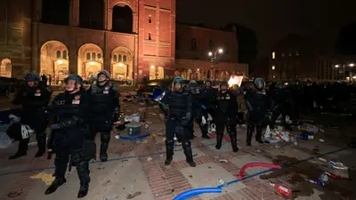 إخلاء مخيم الاحتجاج لدعم الفلسطينيين في جامعة أمريكية 