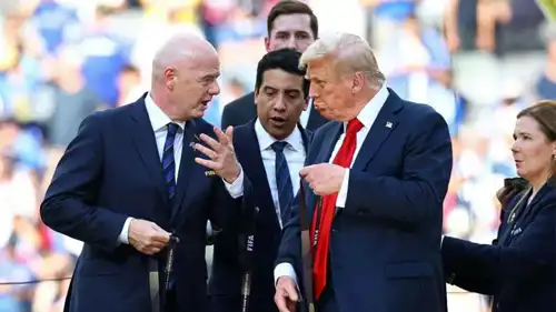 ترامب يتحدث مع إنفانتينو رئيس "فيفا"