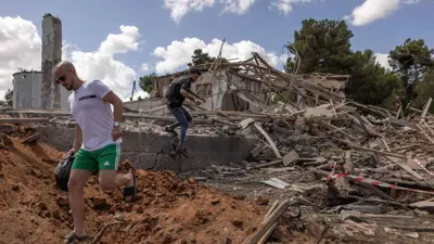 دمار في إسرائيل بعد الهجوم الإيراني في أكتوبر