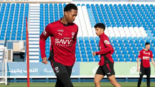 مراد هوساوي بقميص الهلال السعودي