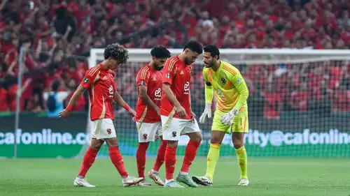 إمام عاشور في مباراة سابقة بين الأهلي والزمالك