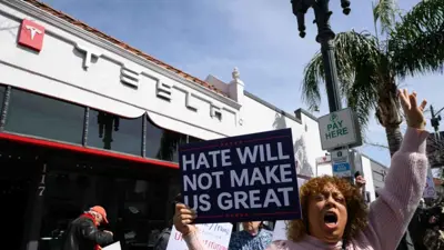 احتجاجات ضد تسلا في الولايات المتحدة