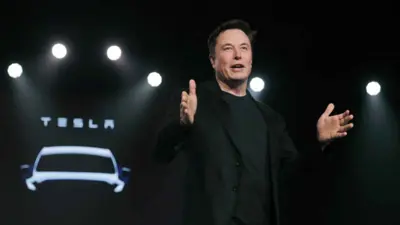 مالك شركة تيسلا إيلون ماسك