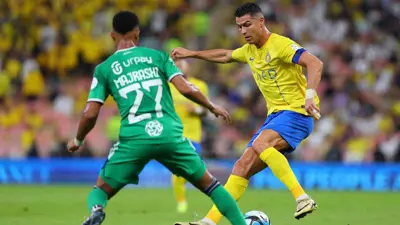 رونالدو في مباراة سابقة بين النصر والأهلي