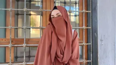 الطالبة المنتحرة نورسينا