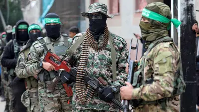 عناصر حماس في غزة خلال تبادل الأسرى