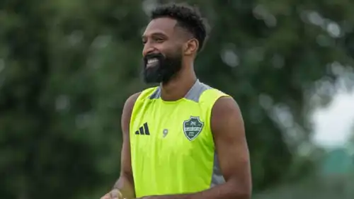 فراس البريكان نجم الأهلي السعودي