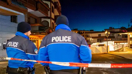 الشرطة السويسرية في موقع الحادثة