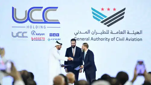 جانب من توقيع الاتفاقيات