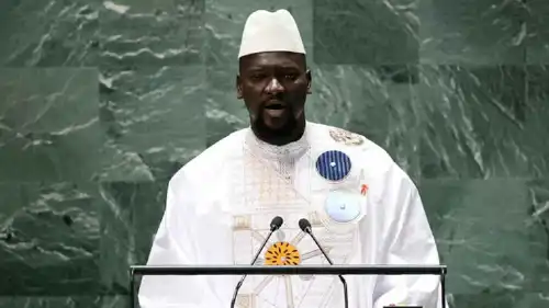 رئيس غينيا مامادي دومبويا