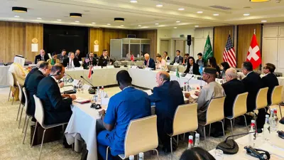 جلسة خلال مفاوضات جنيف لإنهاء الحرب في السودان