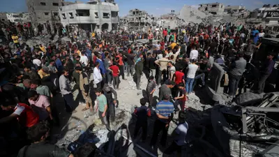 من موقع غارة إسرائيلية في غزة قبل أيام